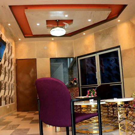 Hotel Laval Abidjan Extérieur photo